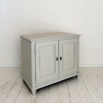 Kommodenschrank